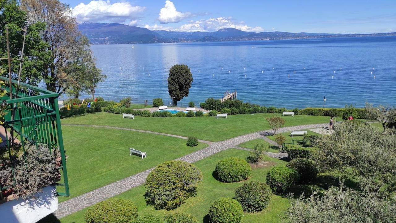 Front Lake Amazing View Manerba del Garda Esterno foto
