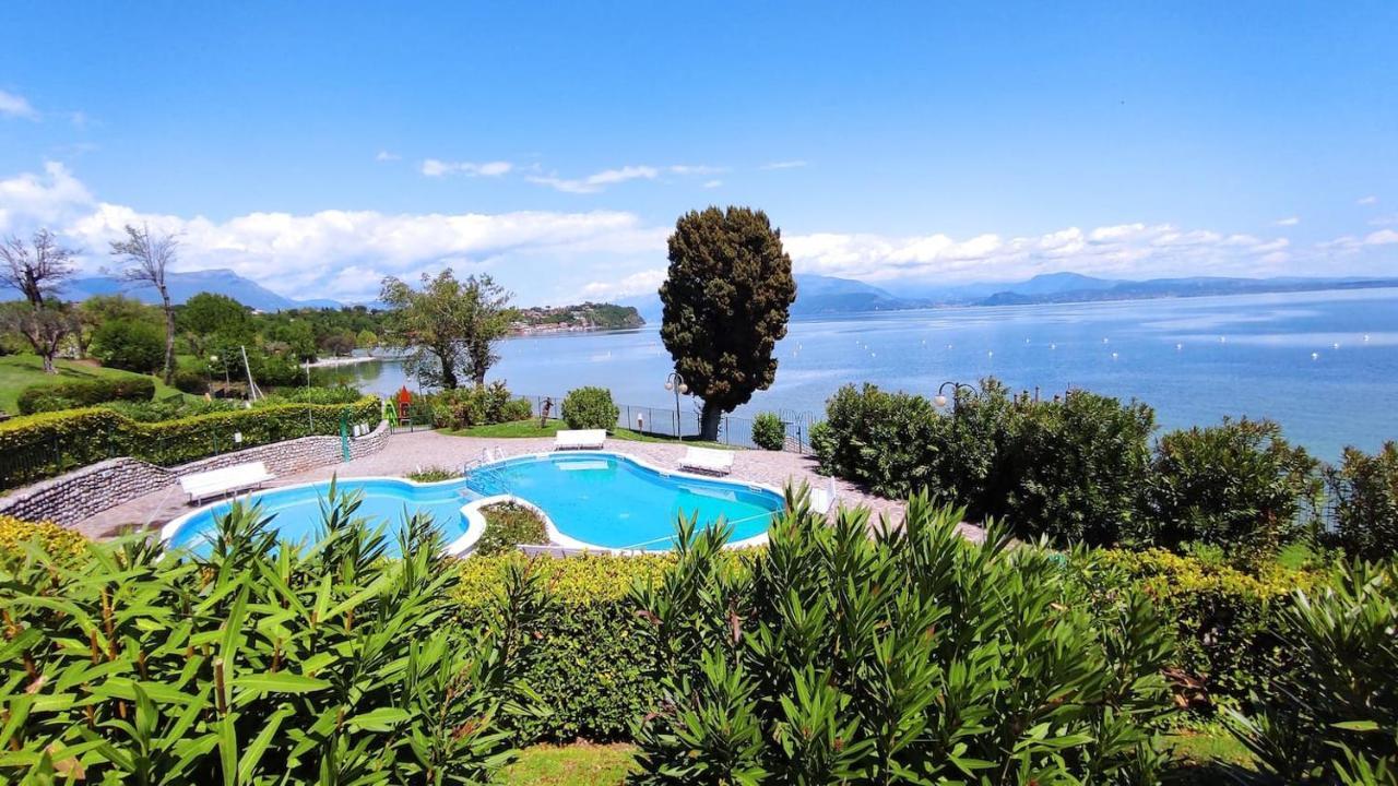 Front Lake Amazing View Manerba del Garda Esterno foto