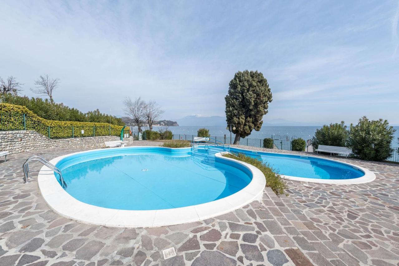 Front Lake Amazing View Manerba del Garda Esterno foto