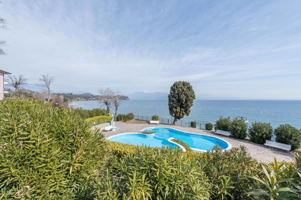 Front Lake Amazing View Manerba del Garda Esterno foto