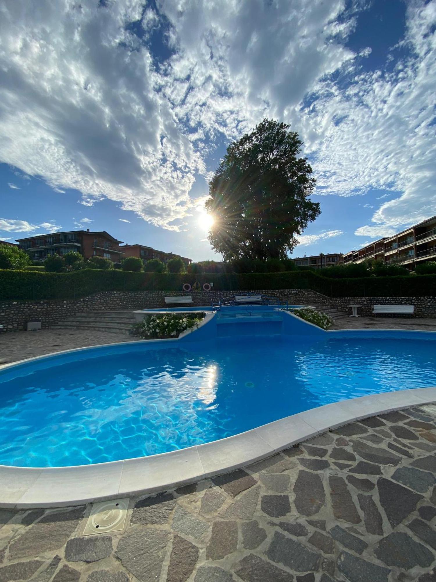 Front Lake Amazing View Manerba del Garda Esterno foto